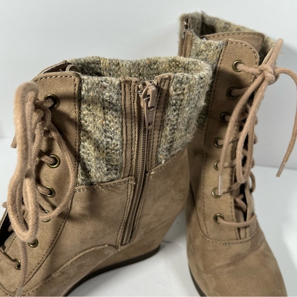SO Wedge Tan Boot Womens Sweater Knit Collar Edge Zip Up and Lace Up - Picture 12 of 16